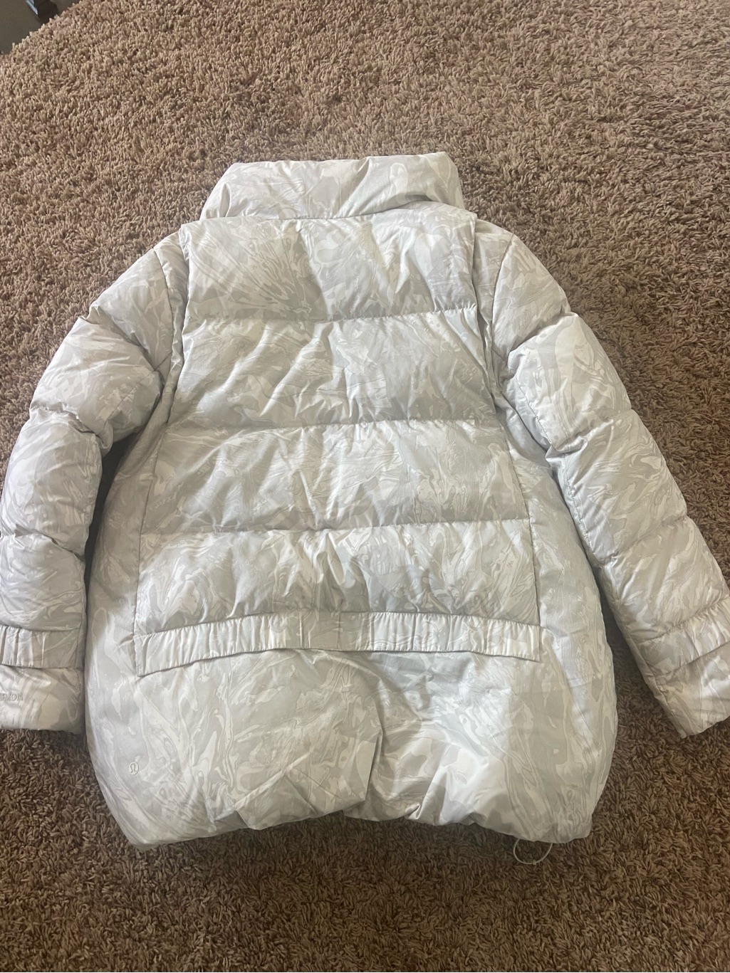 Lululemon Light Gray Pattern Puffer Jacket